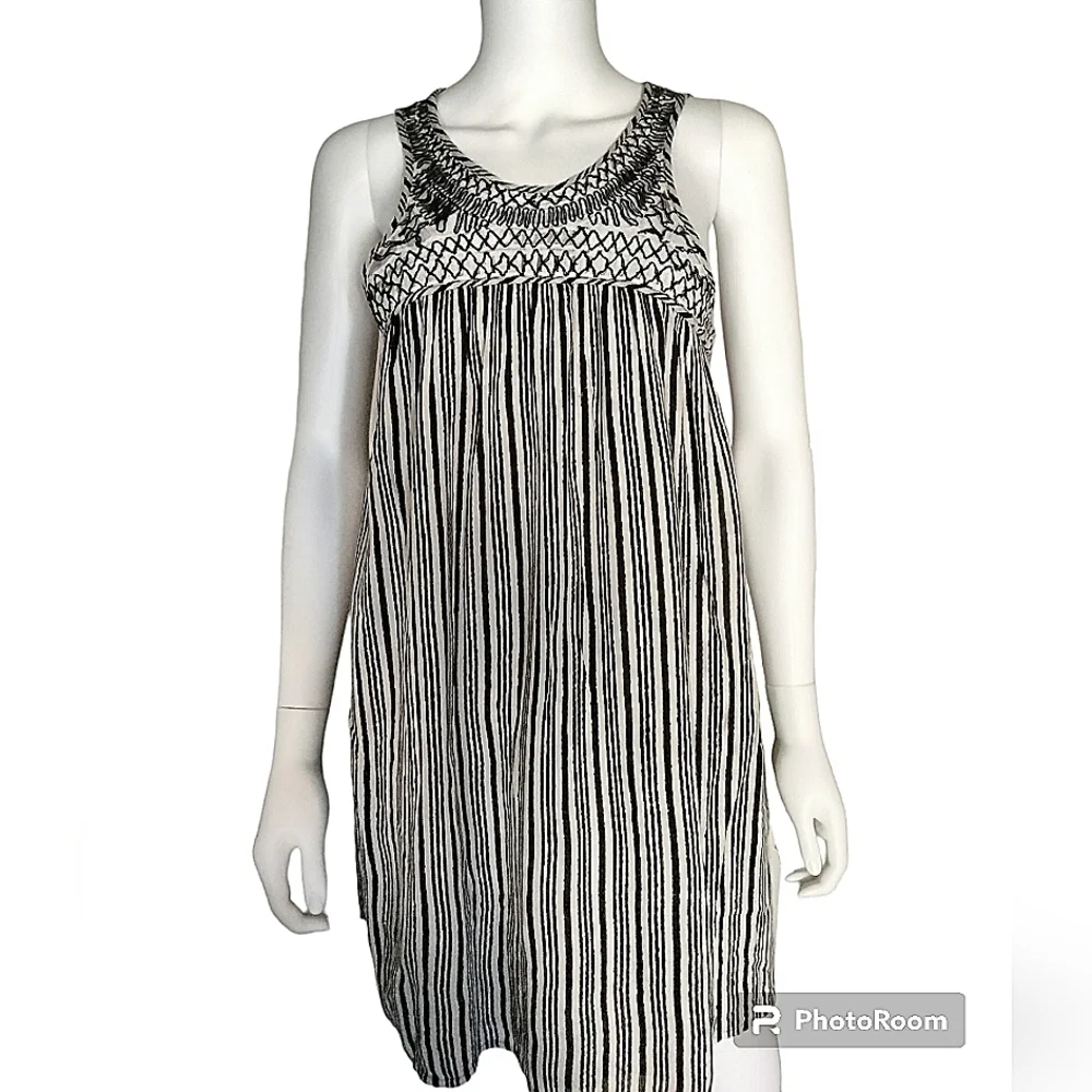 𝅺Ecote Black and White Striped Boho Style Dress open back‎ Size Small